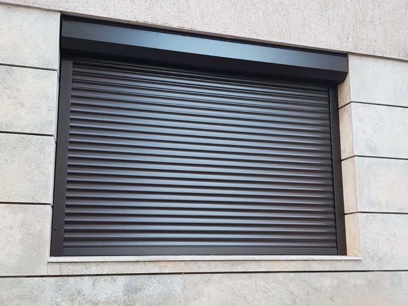 Lucrator montaj rulouri fara experienta,